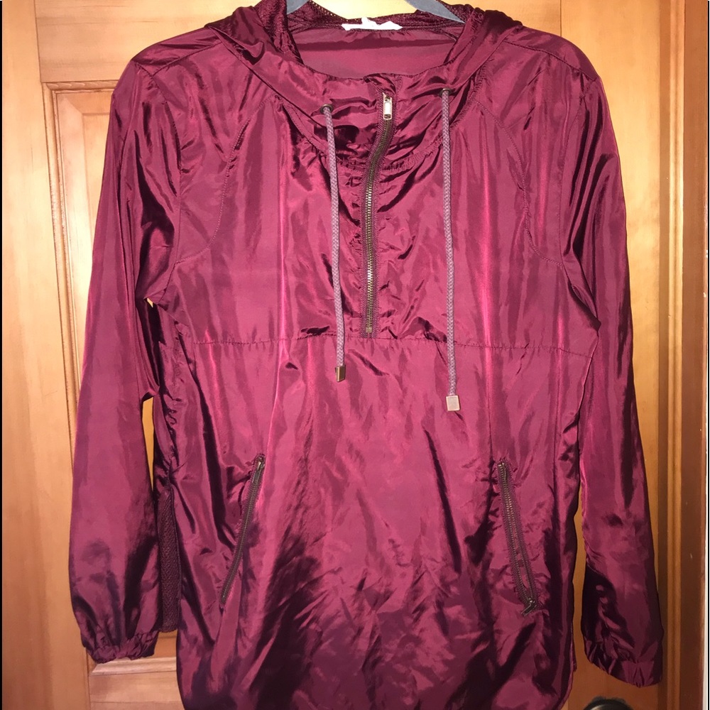 Windbreaker quarter-zip pull over